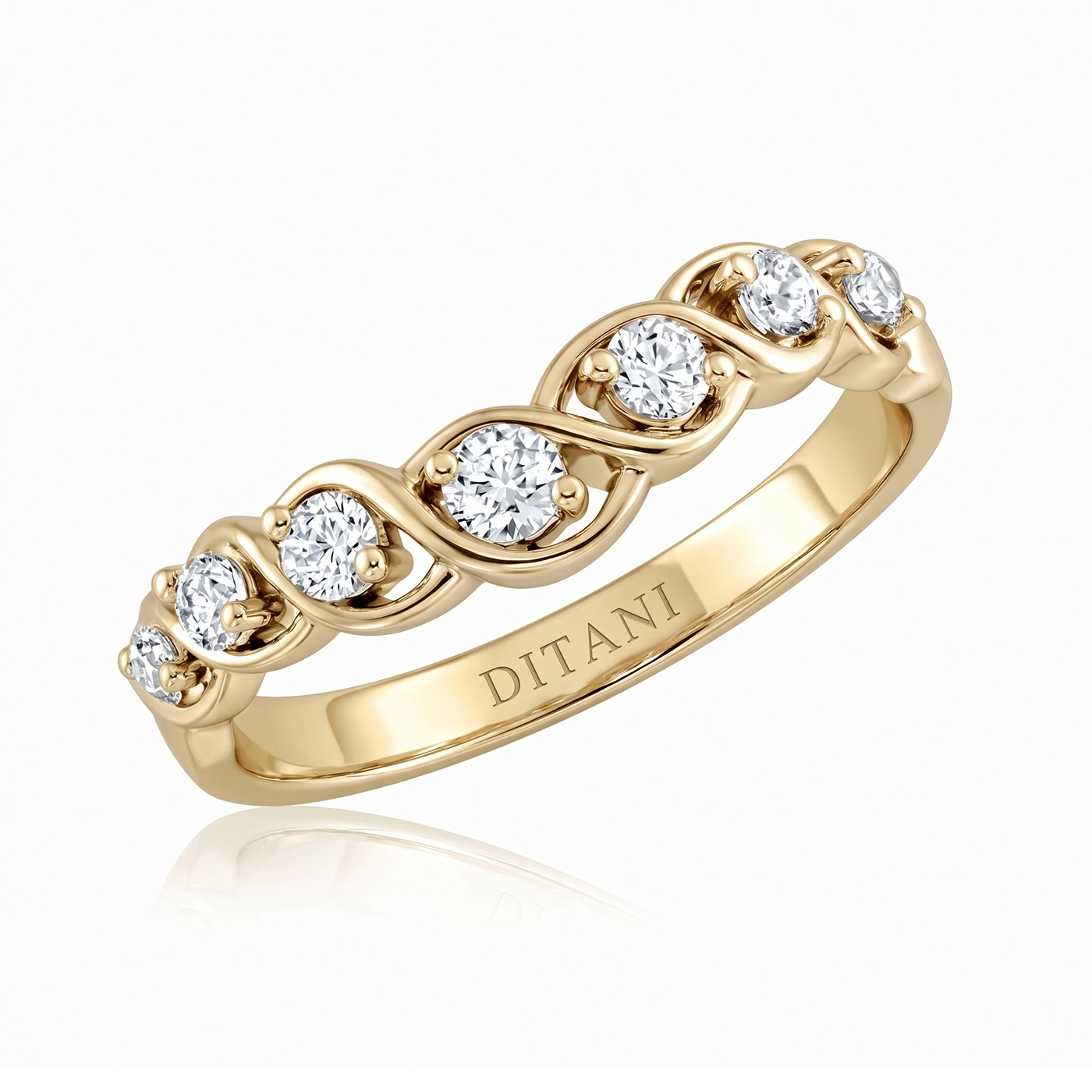 Халка с диаманти DITANI 18 - DITANI Gold ring with five round diamonds set in curved, linked bezels and DITANI engraved on the inner band.