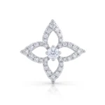 Diamond-studded four-polylobed flower pendant with a central round diamond in white metal (likely white gold).