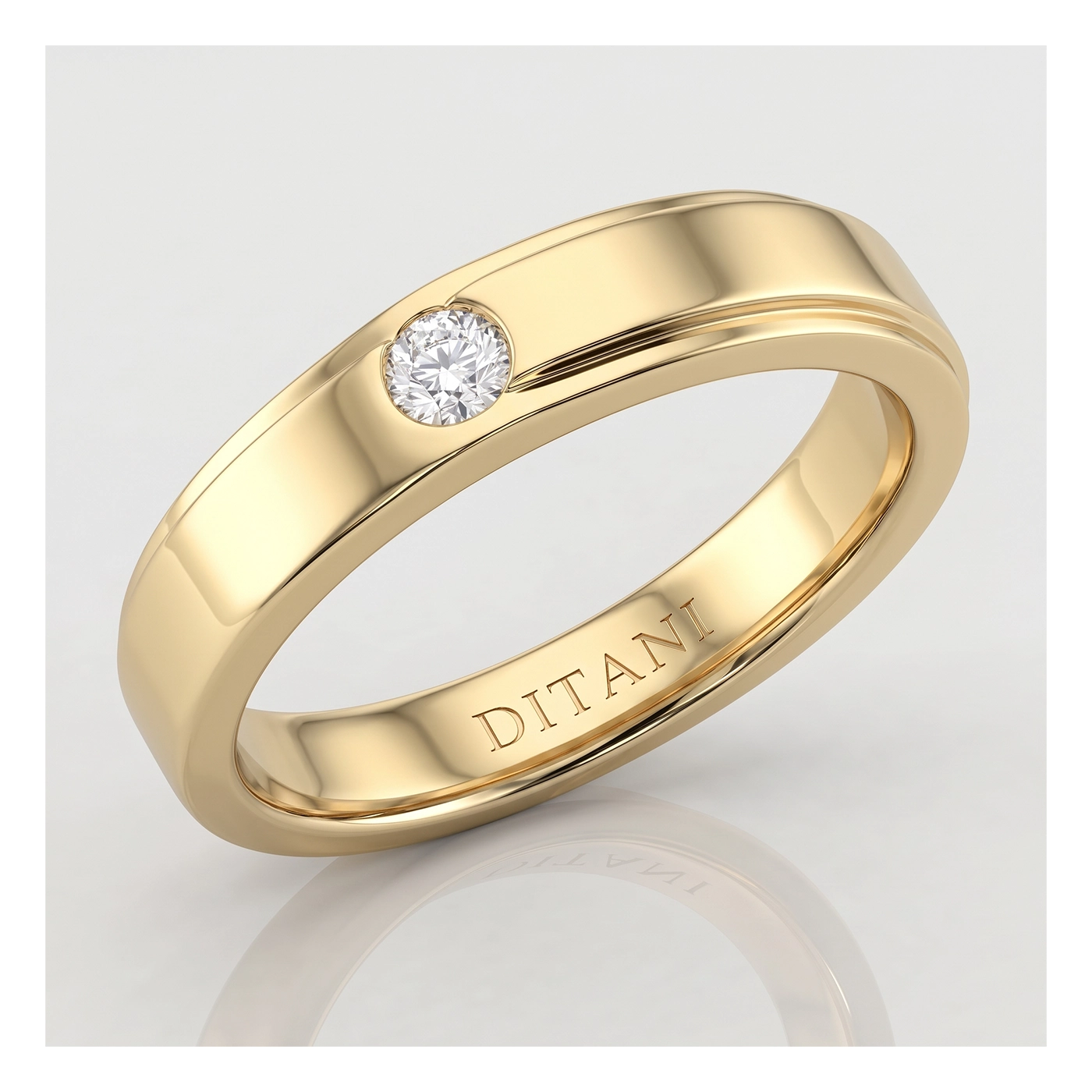 Мъжка брачна халка с диамант DITANI 1 - DITANI Gold band ring with a single round diamond set flush into the bezel; inner engraving reads DITANI.